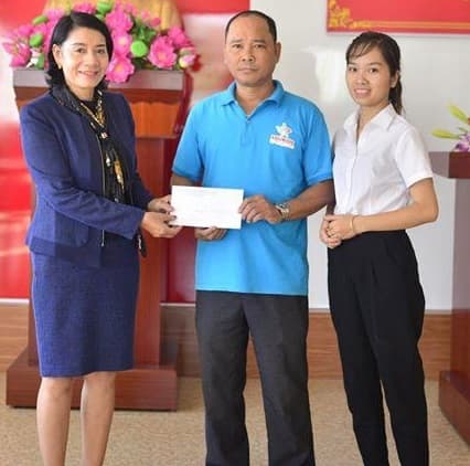Nhân viên bảo vệ trả lại gần 45 triệu đồng cho người đánh rơi