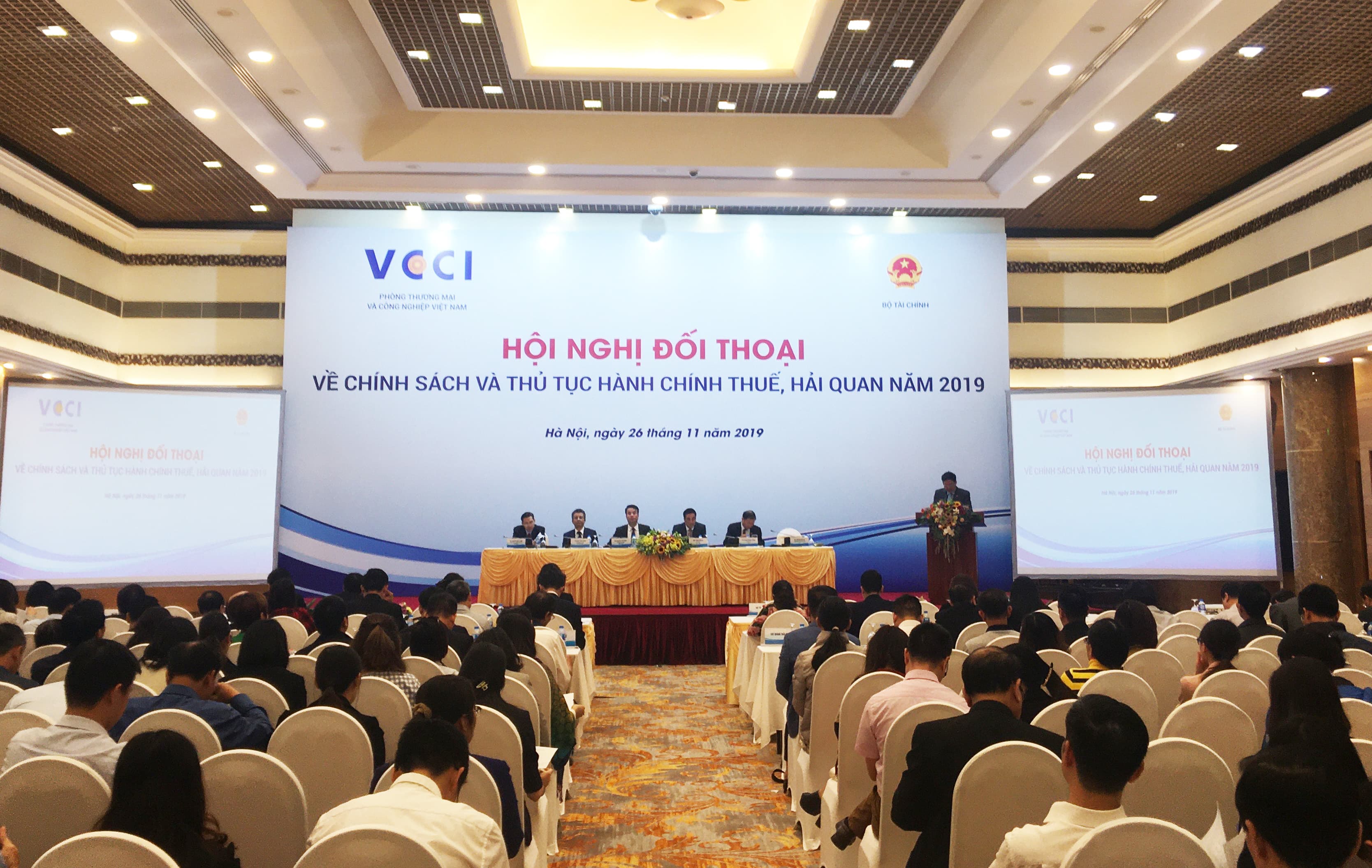 Đối thoại với doanh nghiệp về chính sách và thủ tục hành chính thuế, hải quan