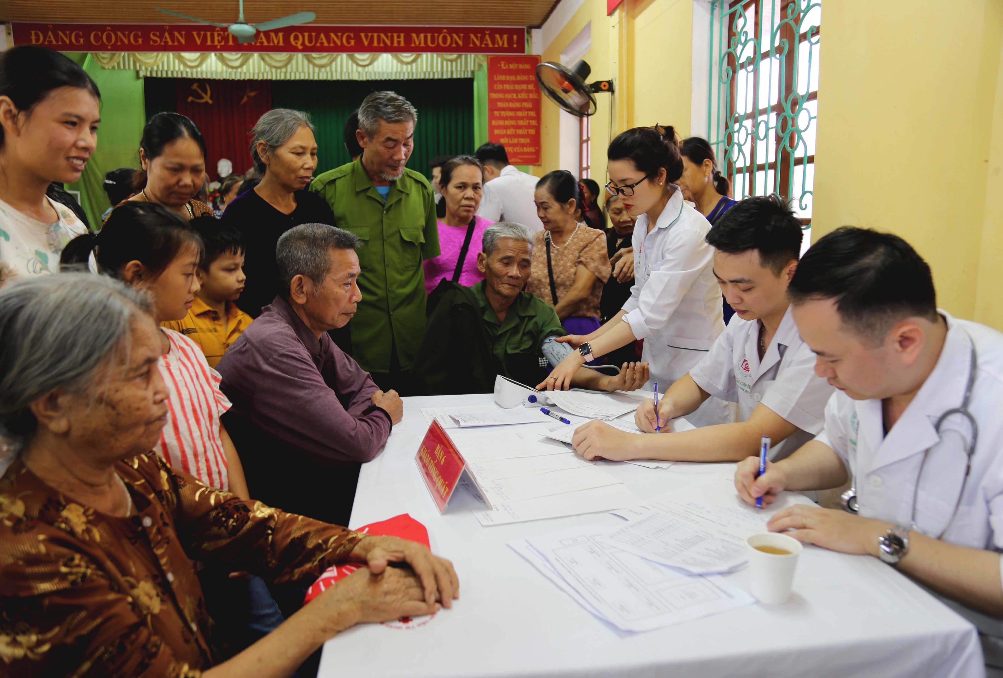 Thắm tình quân dân trên vùng gian khó
