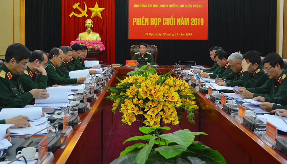 Tiếp tục đổi mới nội dung, hình thức thi đua-khen thưởng và phong trào Thi đua Quyết thắng