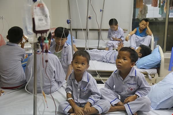 Nỗi đau của hai em bị bệnh tan máu bẩm sinh