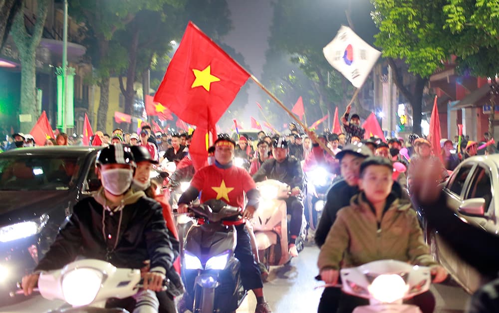 Cả nước ăn mừng với chiến thắng lịch sử của U22 Việt Nam tại SEA Games 30