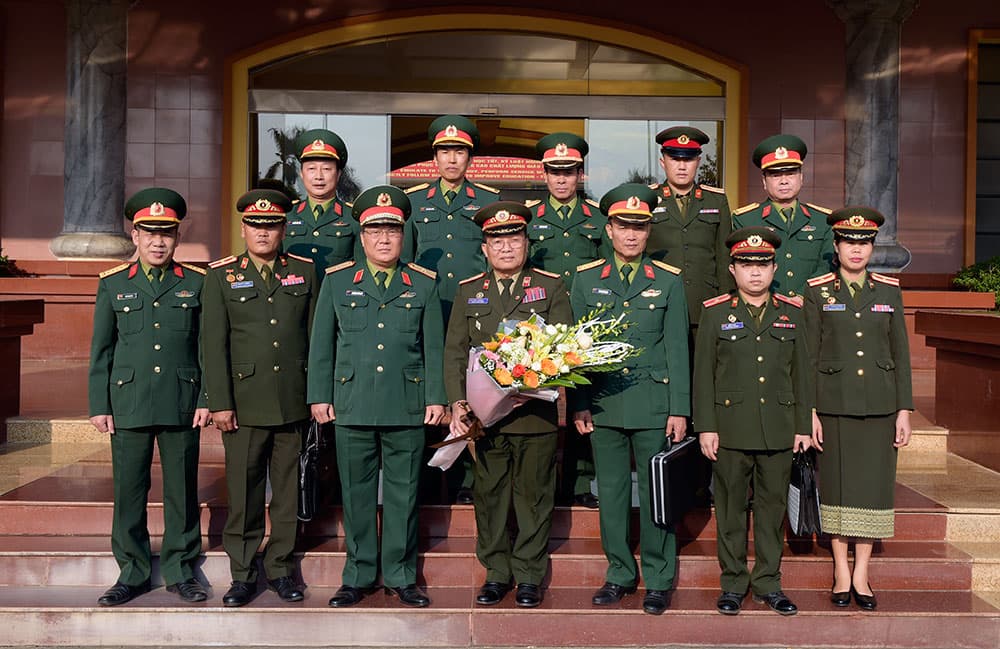 Báo Quân đội nhân dân Lào thăm, làm việc với một số cơ quan đơn vị tại Việt Nam