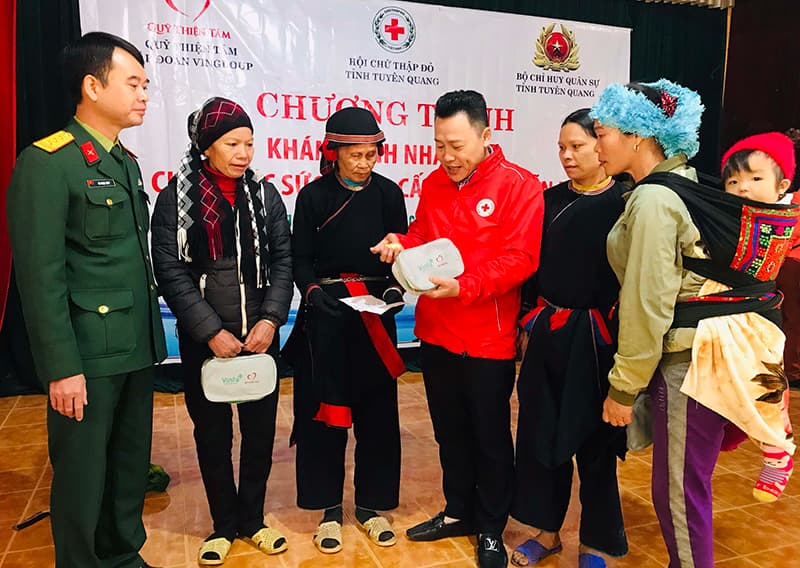 Hơn 2.000 người có công, người nghèo được khám bệnh, cấp thuốc miễn phí tại Tuyên Quang