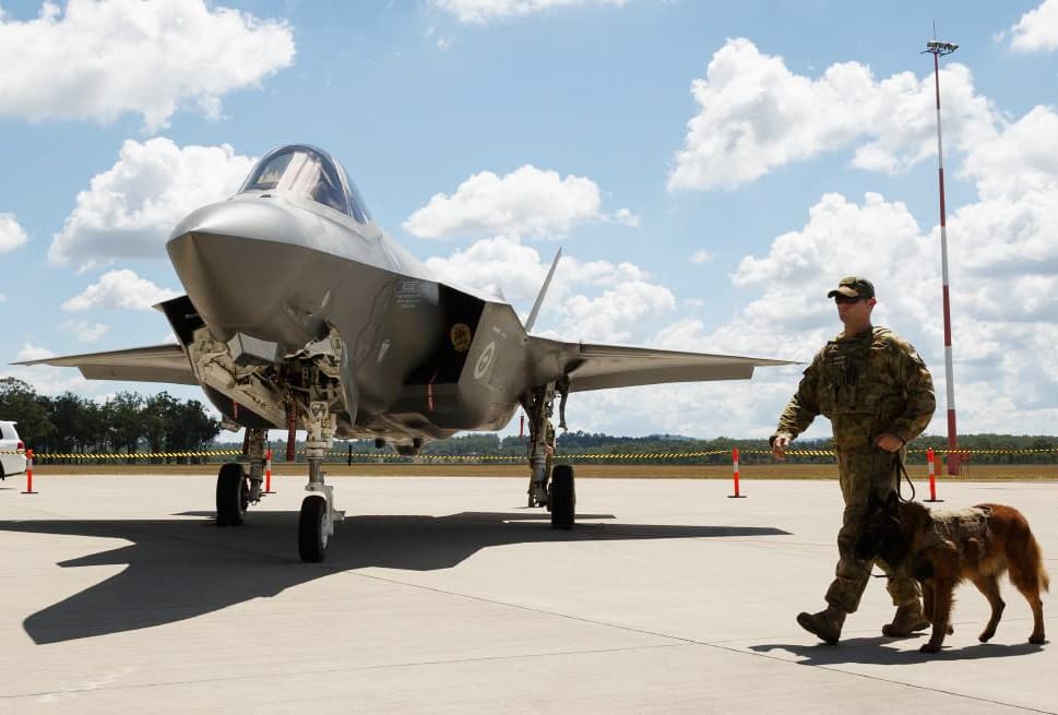 Australia tiếp tục đặt mua tiêm kích F-35