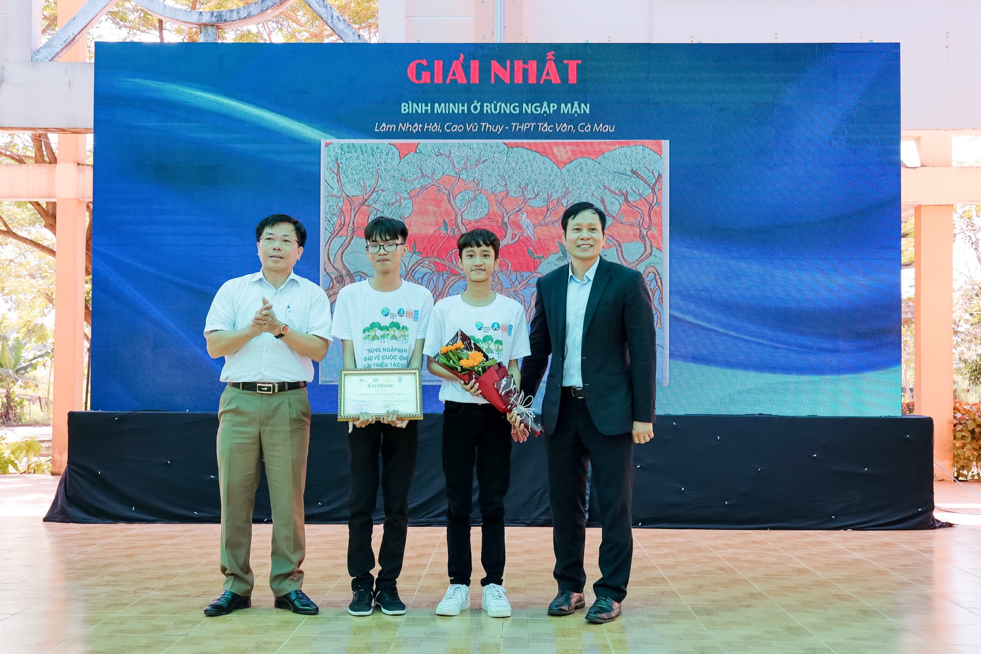 Trao giải Cuộc thi vẽ tranh “Rừng ngập mặn bảo vệ cuộc sống, giảm thiểu tác động của biến đổi khí hậu”