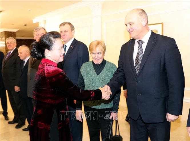 Chủ tịch Quốc hội Nguyễn Thị Kim Ngân hội đàm với lãnh đạo Đảng Cộng sản Belarus