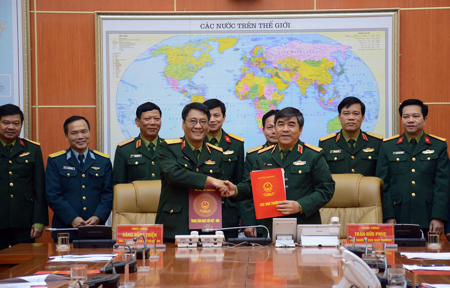 Cục Nhà trường và Trung tâm Nhiệt đới Việt - Nga phối hợp nâng cao chất lượng đào tạo, bồi dưỡng tiếng Nga