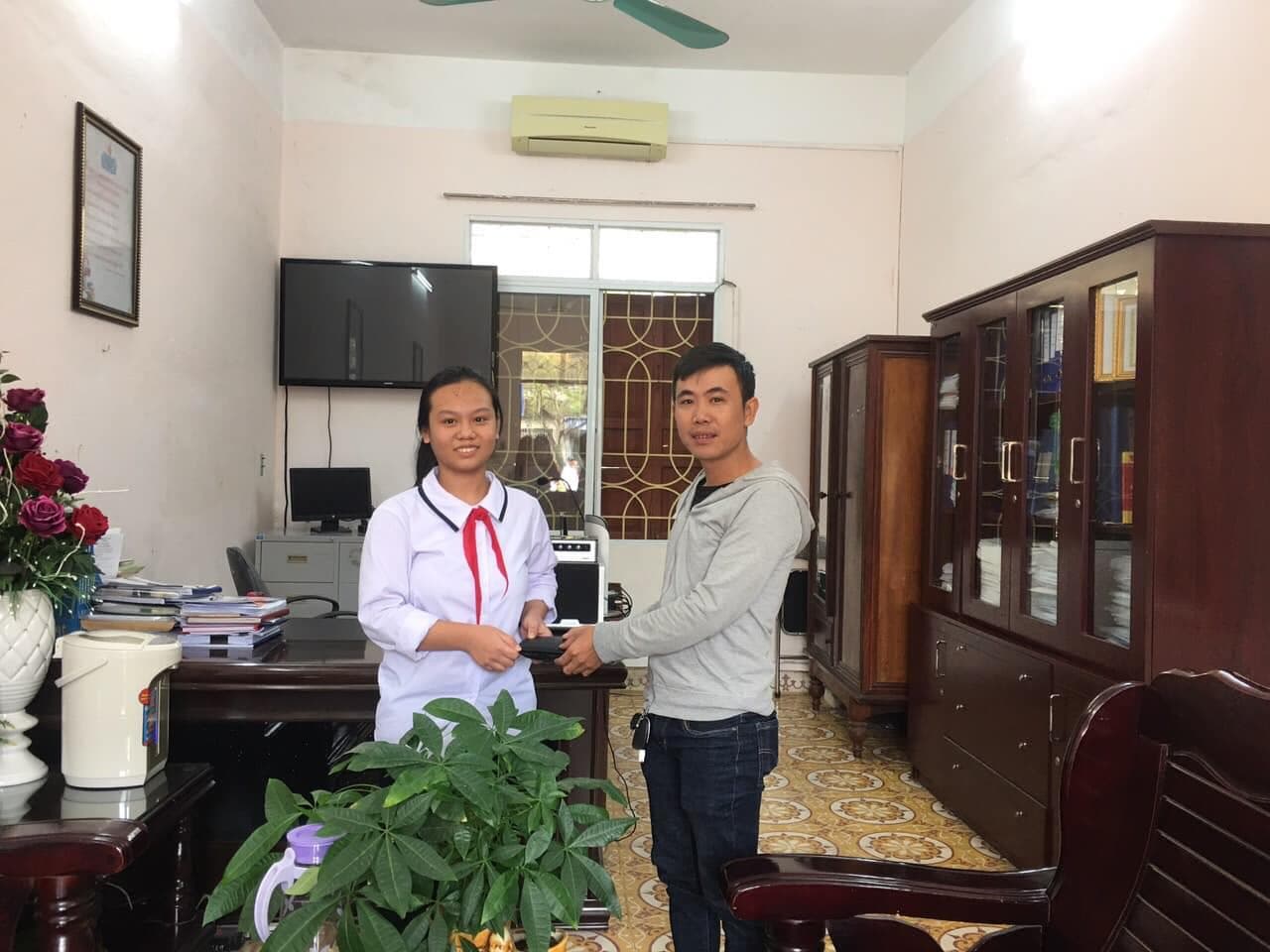Em Nguyễn Thanh Hằng không tham của rơi