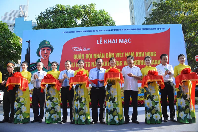 Triển lãm ảnh Quân đội nhân dân Việt Nam tự hào 75 năm xây dựng và trưởng thành