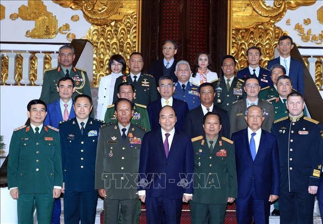 Thủ tướng Nguyễn Xuân Phúc tiếp lãnh đạo quân đội các nước tham dự kỷ niệm 75 năm thành lập Quân đội nhân dân Việt Nam
