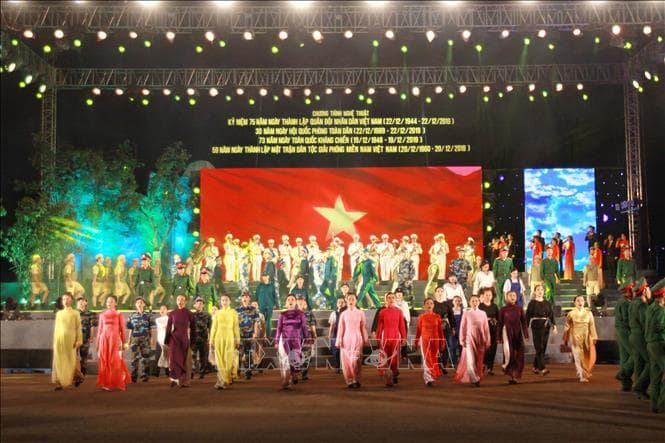 Chương trình nghệ thuật “Sáng mãi truyền thống Bộ đội Cụ Hồ”