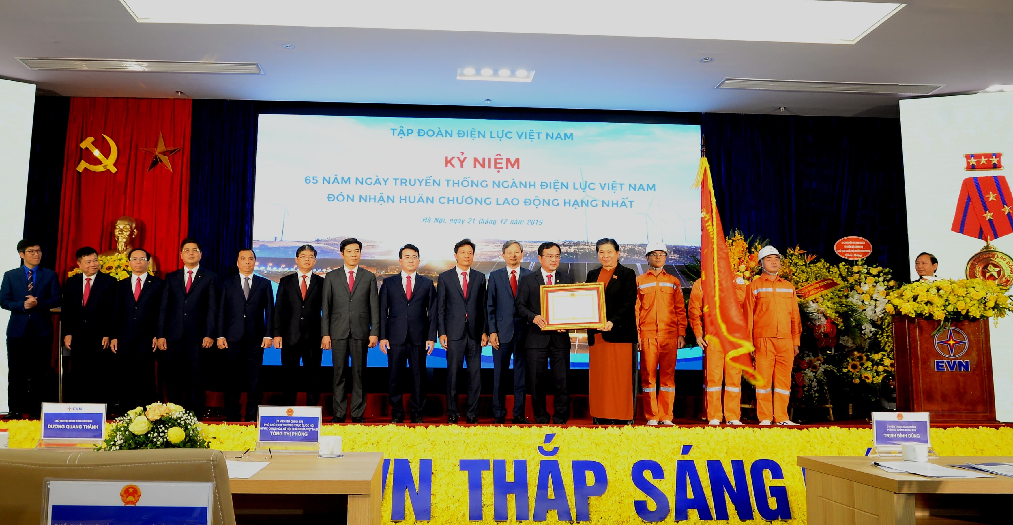 EVN đón nhận Huân chương Lao động hạng Nhất lần thứ 3