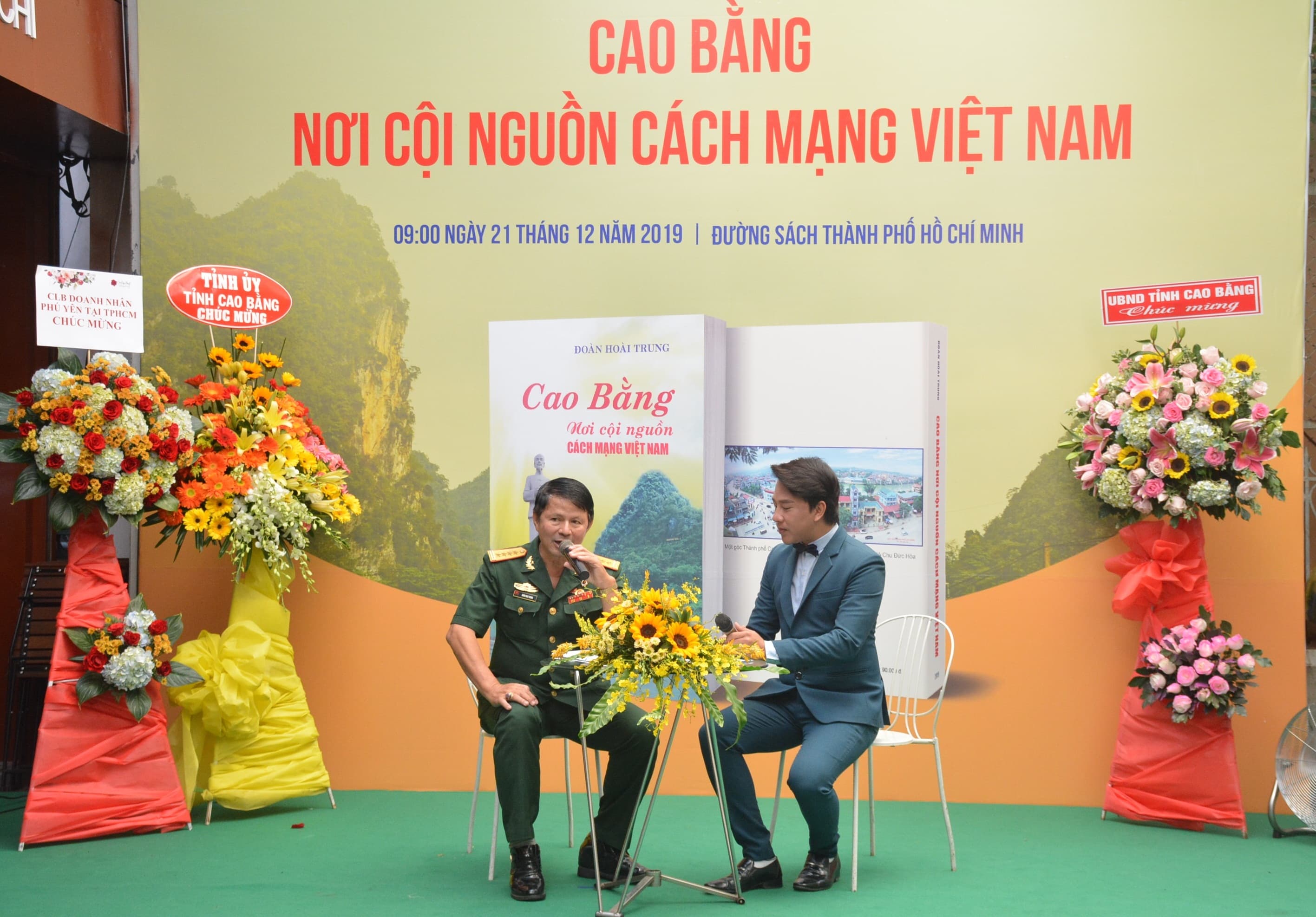 Giao lưu ra mắt sách “Cao Bằng-nơi cội nguồn Cách mạng Việt Nam”
