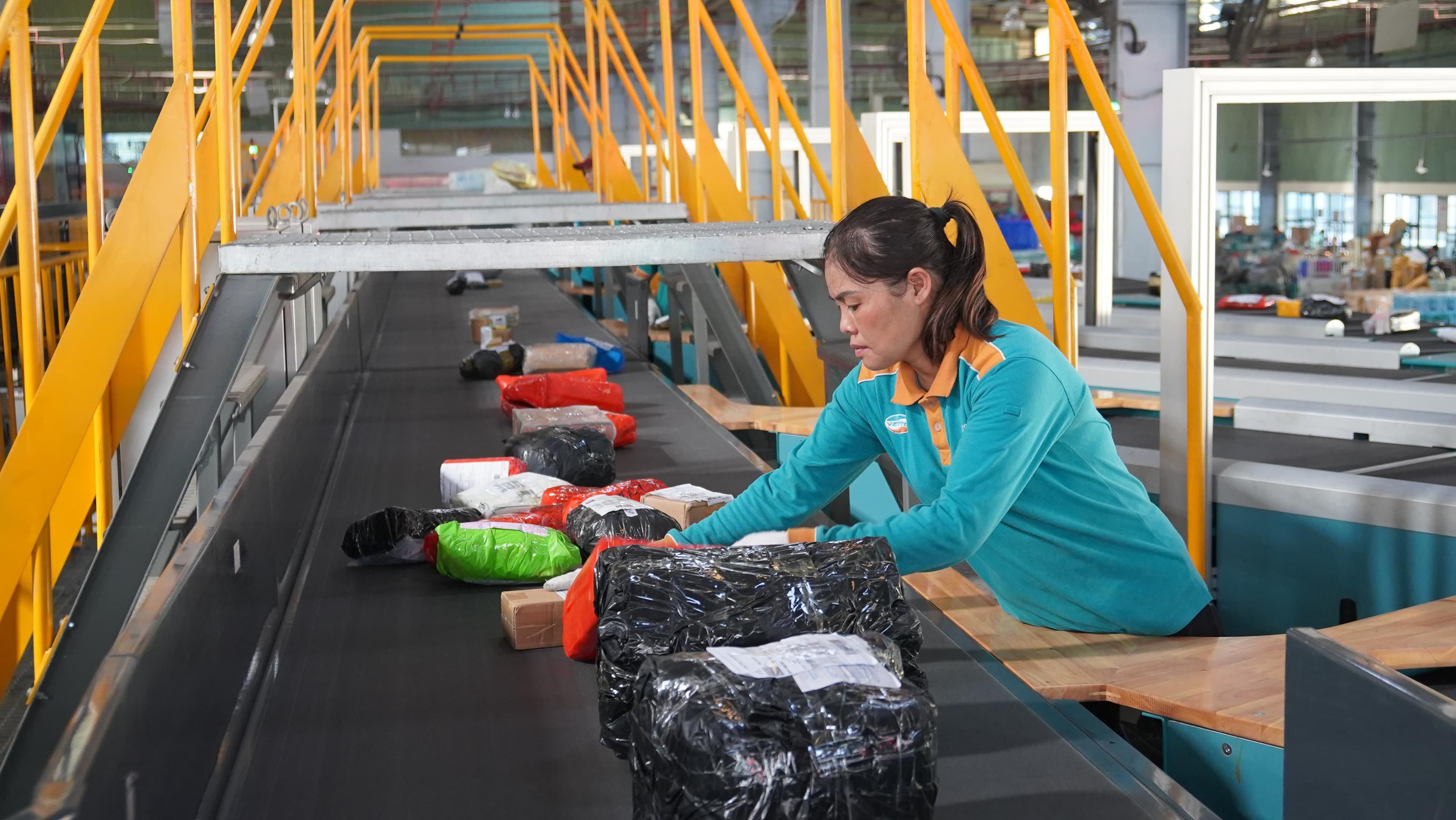 Dấu chân người lính trong từng "cánh thư" thời 4.0