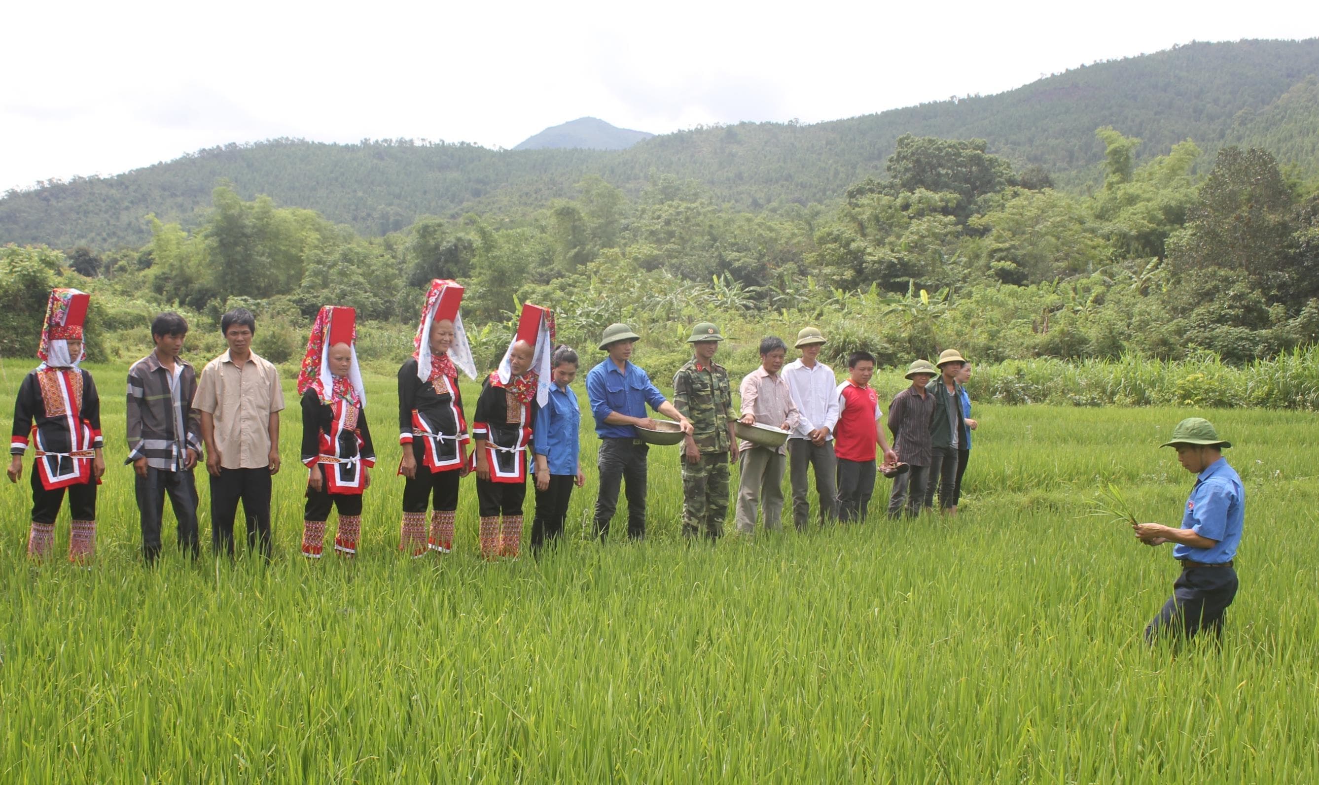 Sát cánh cùng đồng bào vùng biên cương Đông Bắc