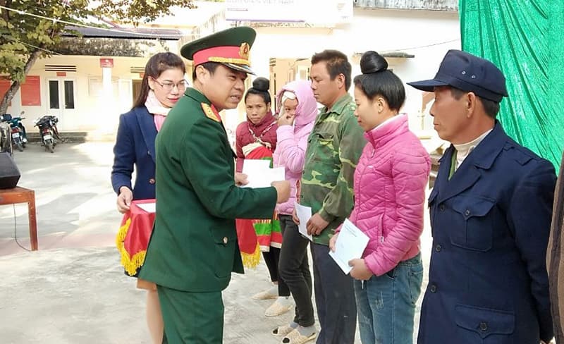 “Cảm ơn các chú bộ đội thành phố Điện Biên Phủ…”