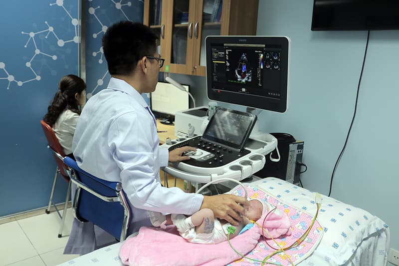 Phẫu thuật lấy thai, can thiệp cấp cứu sau sinh thai nhi bị hoán vị đại động mạch