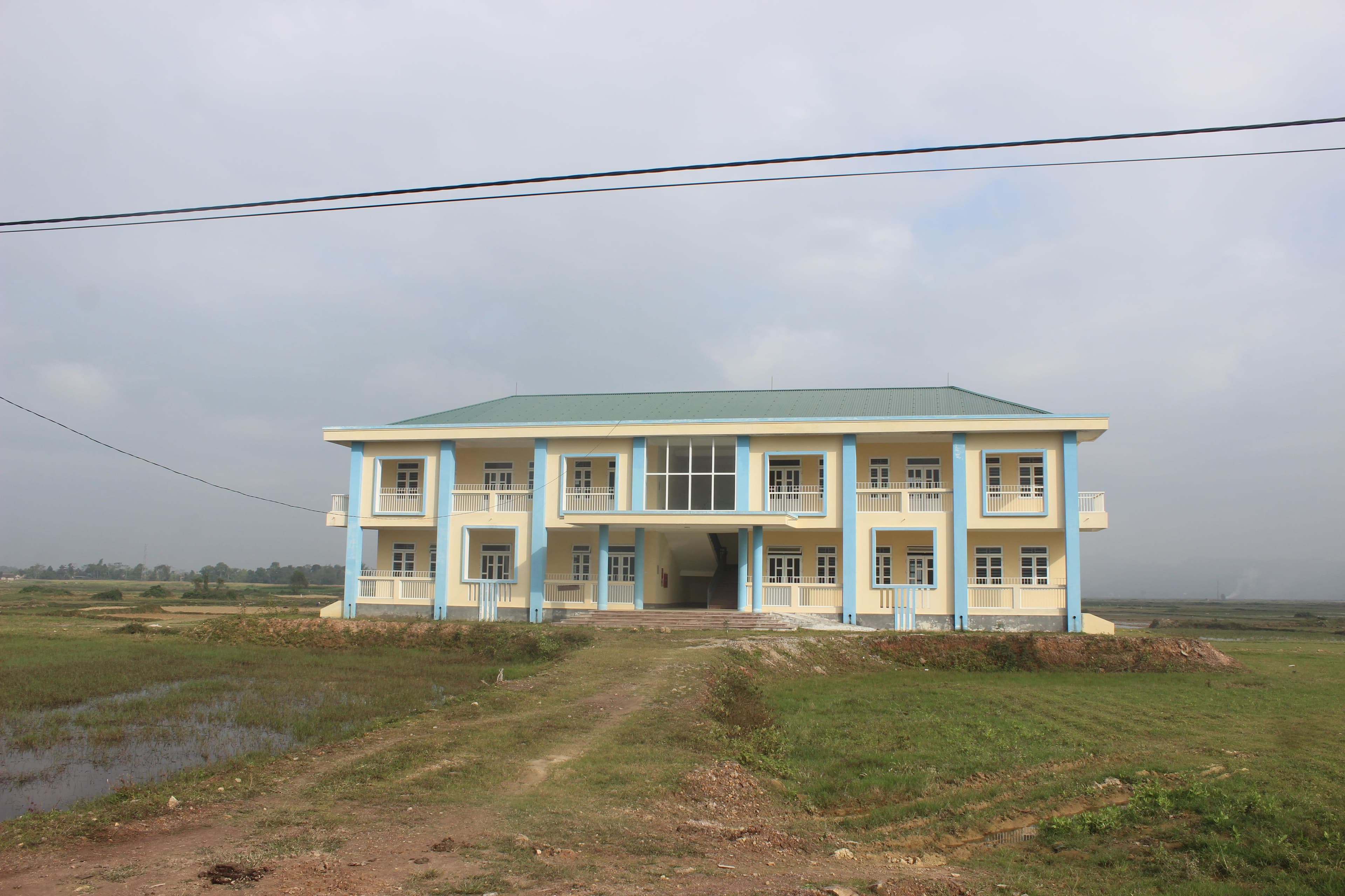 Trường học tiền tỷ thi công dang dở nhiều năm
