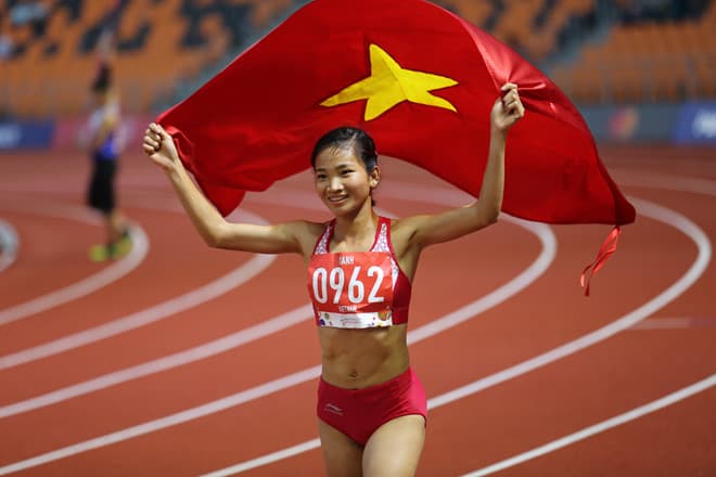 “Nữ hoàng” điền kinh Nguyễn Thị Oanh đứng đầu danh sách VĐV tiêu biểu Việt Nam năm 2019