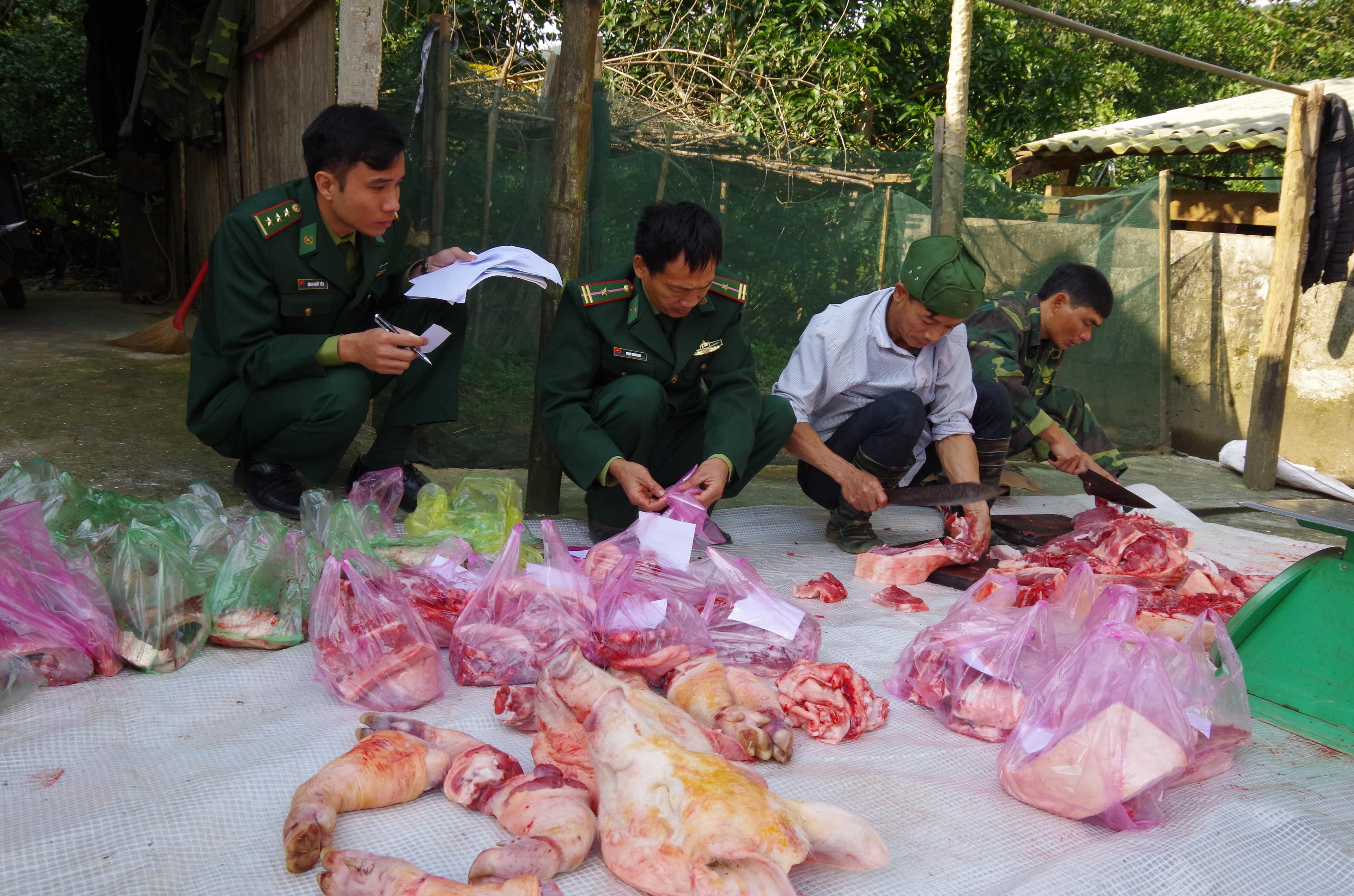 Cảm ơn bộ đội Đồn Biên phòng bản Giàng