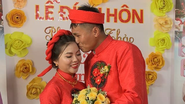 Thành công sau 2 năm bấm nút hẹn hò