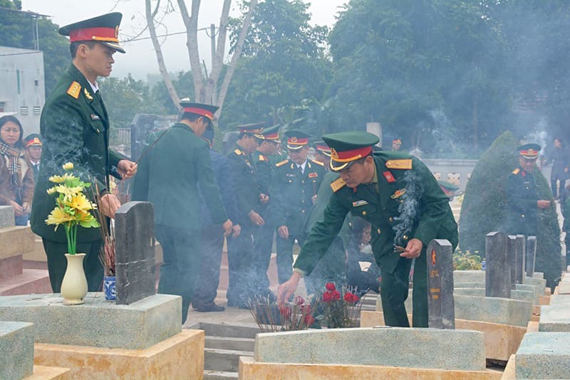 Điện Biên: Đón nhận, truy điệu và an táng 15 hài cốt liệt sĩ quân tình nguyện Việt Nam hy sinh tại Lào