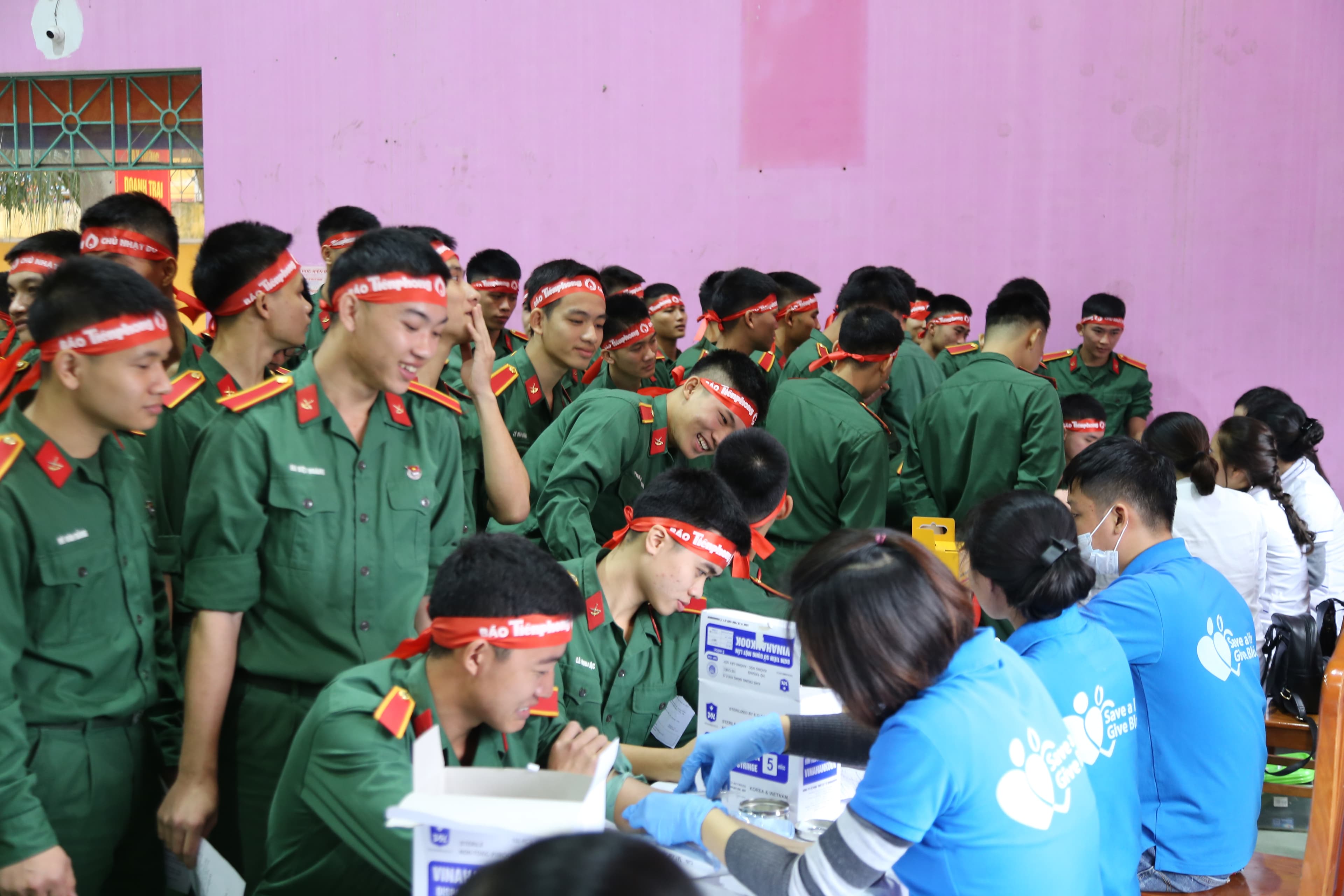 Ngày hội "Chủ nhật đỏ" tại Học viện Hậu cần