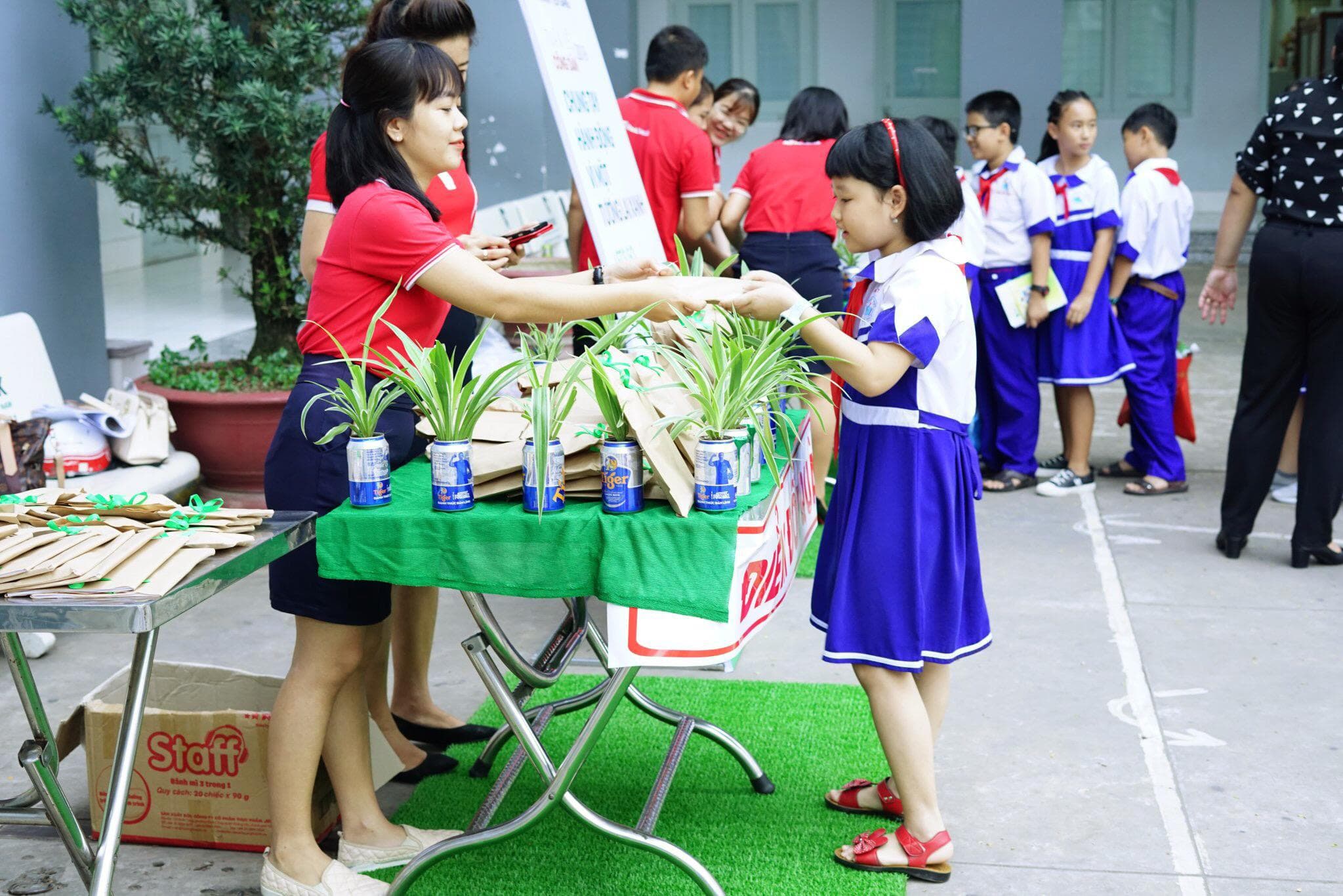 Trách nhiệm xã hội song hành cùng hoạt động kinh doanh