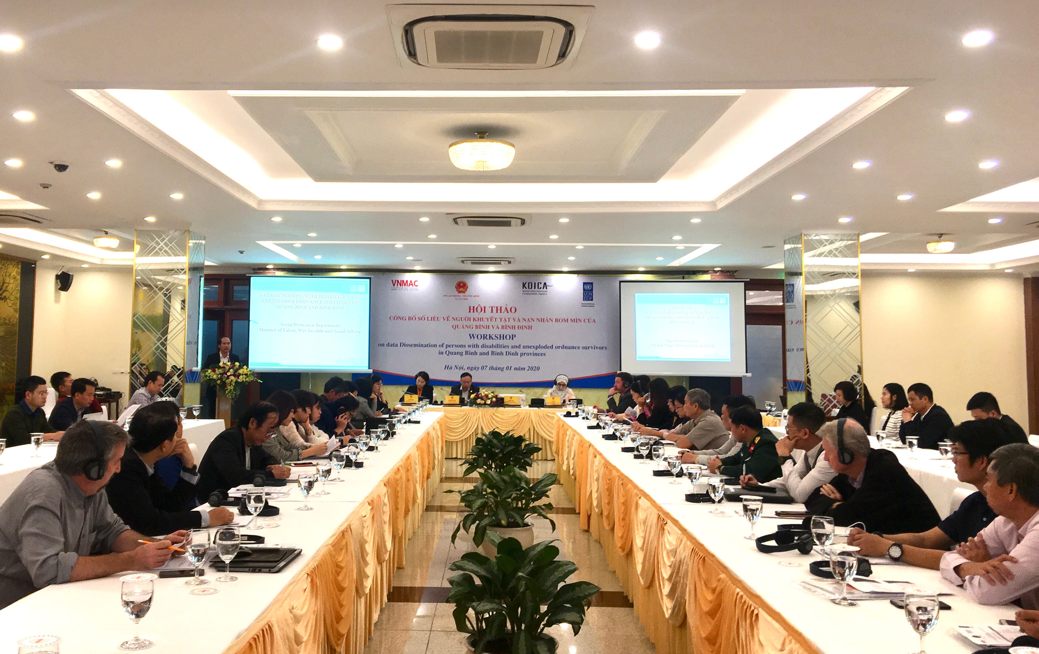 Công bố số liệu chính thức đầu tiên về người khuyết tật và nạn nhân bom mìn tại Quảng Bình và Bình Định