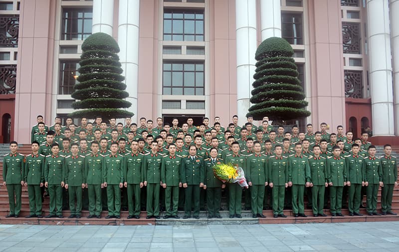 Đại tướng Ngô Xuân Lịch gặp mặt các chiến sĩ xuất ngũ năm 2020 tại Lữ đoàn 144