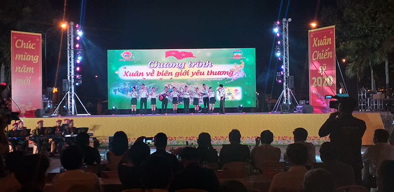 Xuân về biên giới yêu thương