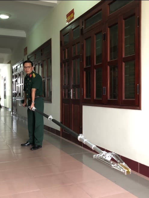 Tay gắp đặc biệt hỗ trợ công tác chống khủng bố và xử lý bom mìn, vật nổ sau chiến tranh