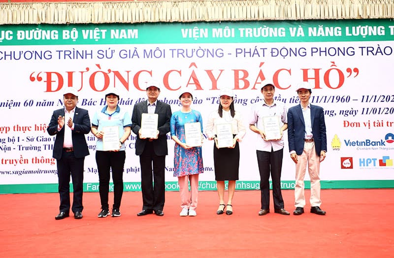 Phát động phong trào trồng “Đường cây Bác Hồ”