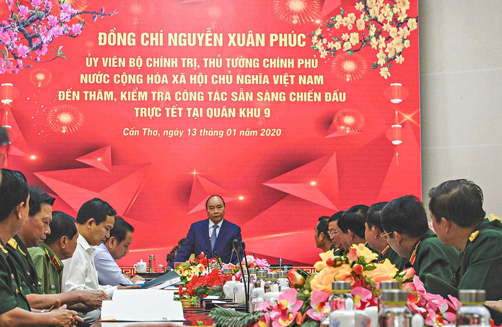 Thủ tướng Nguyễn Xuân Phúc thăm, kiểm tra công tác sẵn sàng chiến đấu, trực Tết tại Quân khu 9