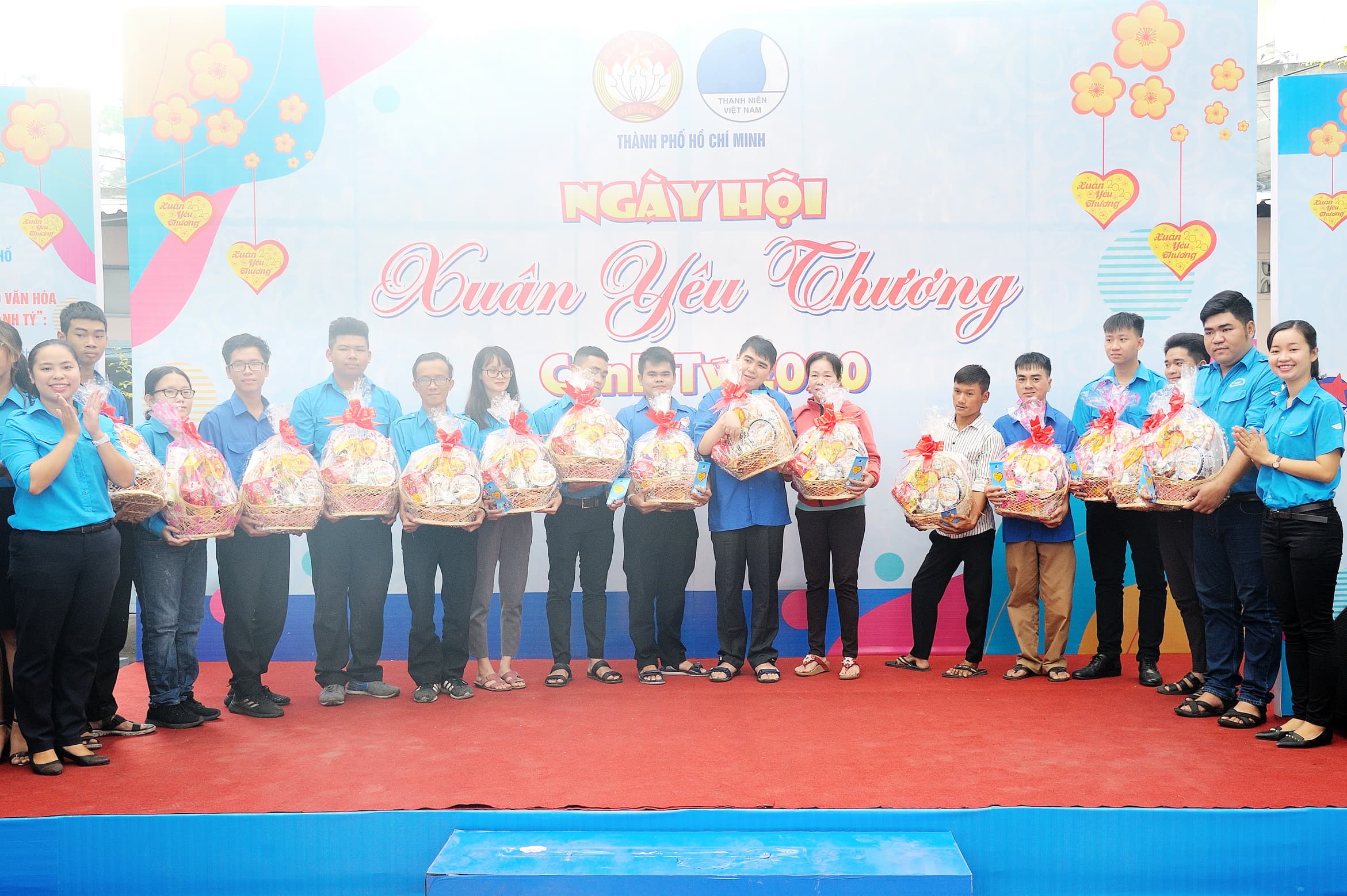Nồng ấm Ngày hội “Xuân yêu thương” chăm lo thanh niên kém may mắn