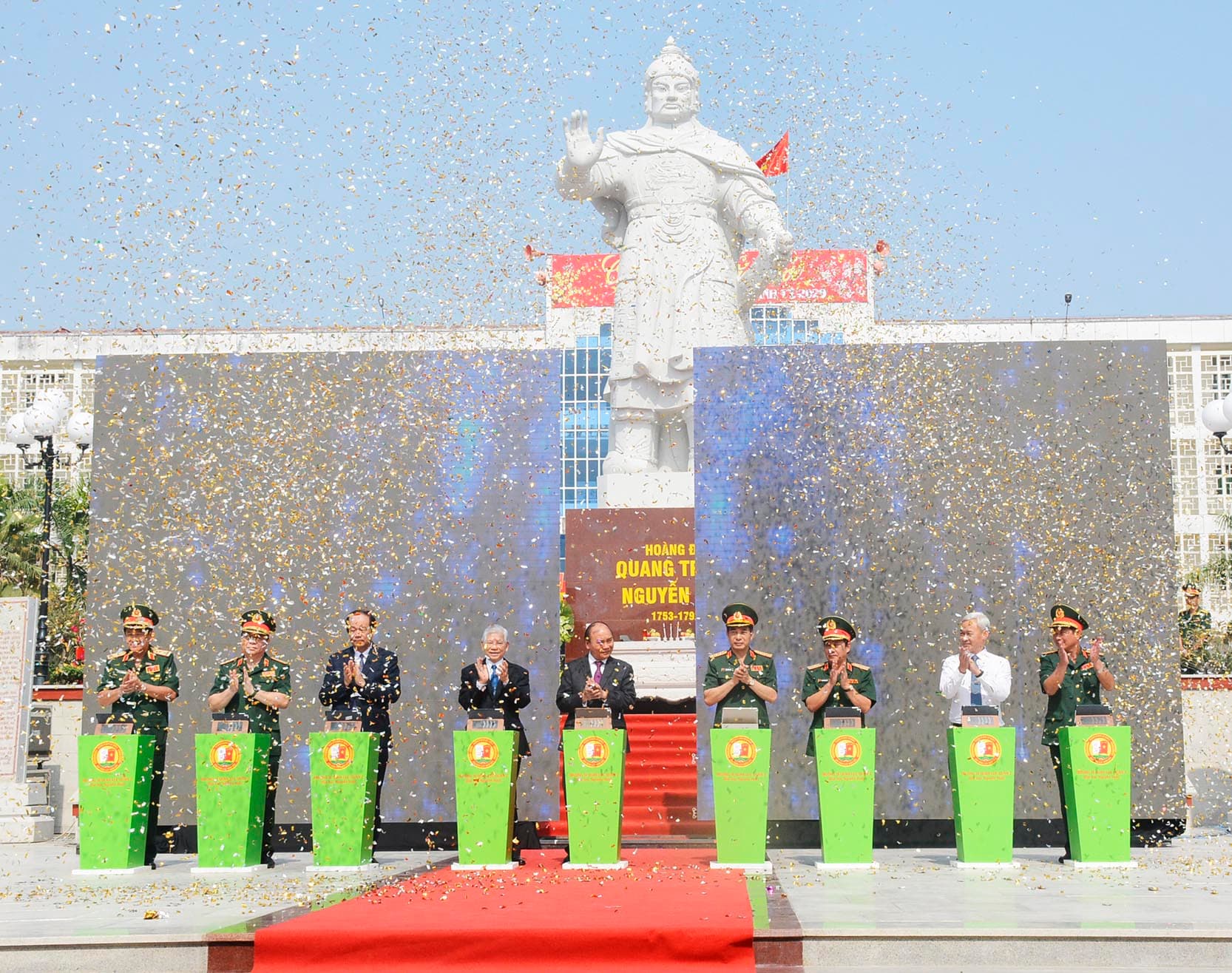 Thủ tướng Chính phủ Nguyễn Xuân Phúc dự khánh thành Tượng đài Hoàng đế Quang Trung - Nguyễn Huệ