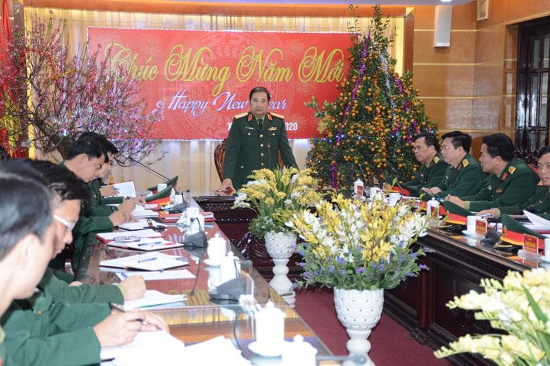Lãnh đạo Bộ Tổng Tham mưu kiểm tra và chúc Tết Lữ đoàn 144