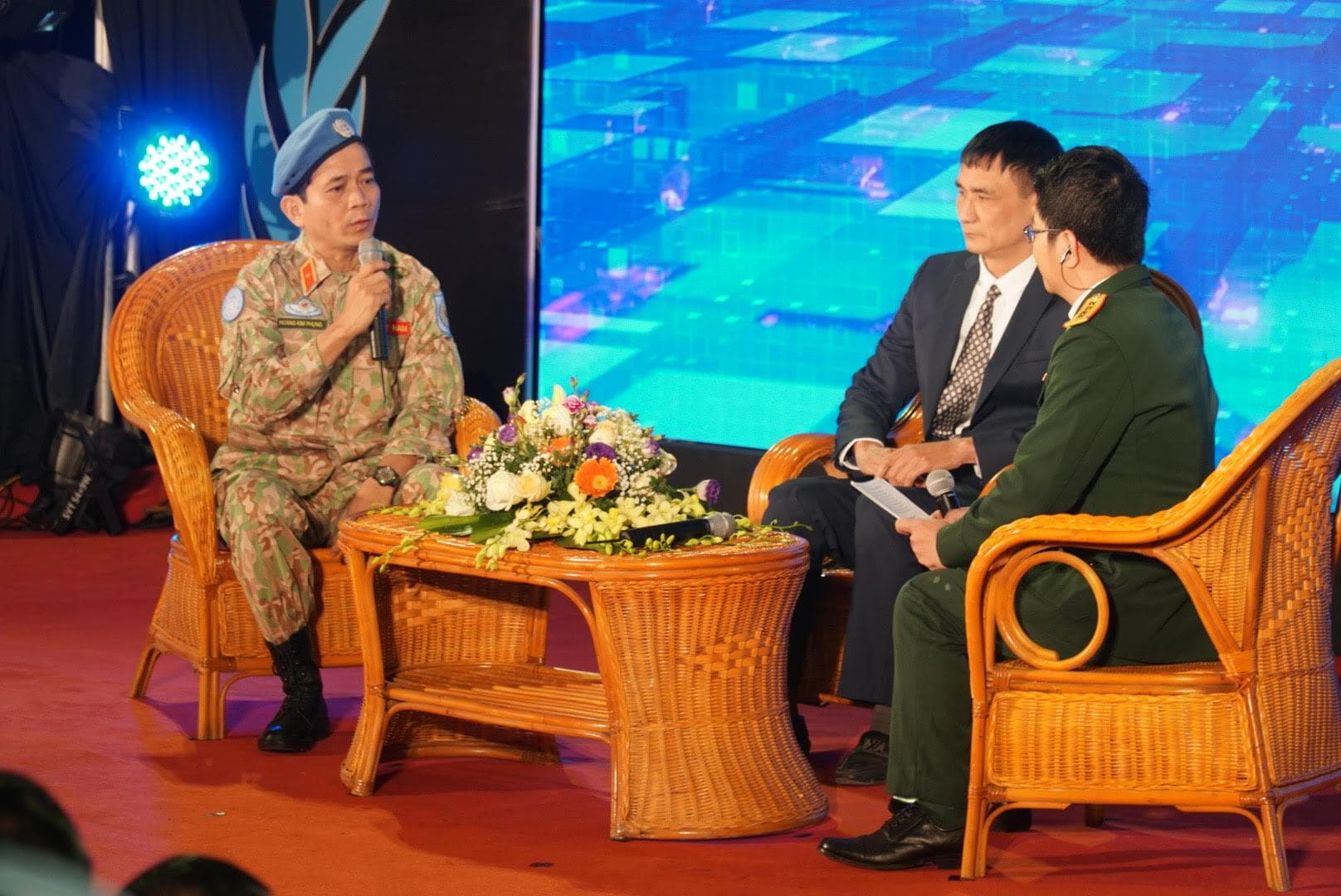 Những sứ giả hòa bình Việt Nam trên hành trình vì hòa bình
