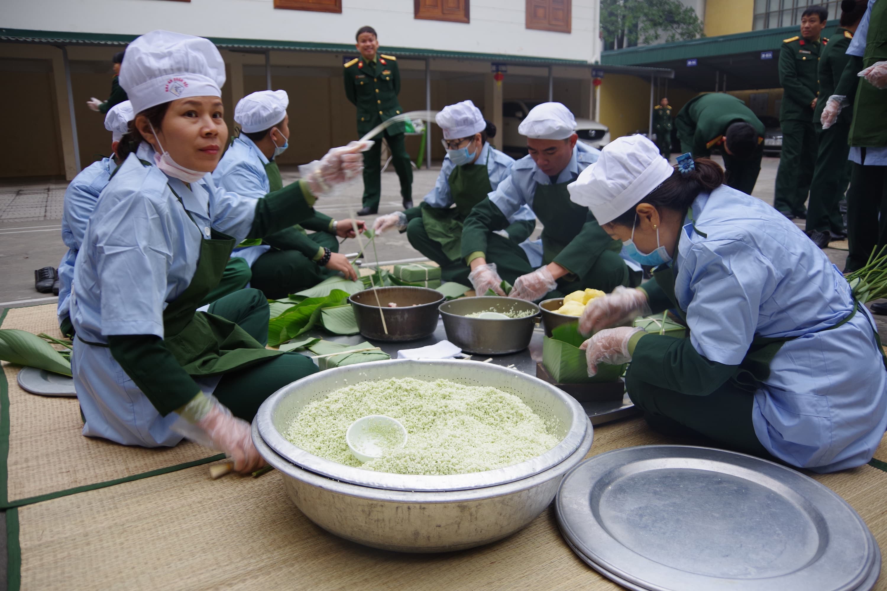 Cán bộ, chiến sĩ Lữ đoàn 205 vui xuân đón Tết Canh Tý