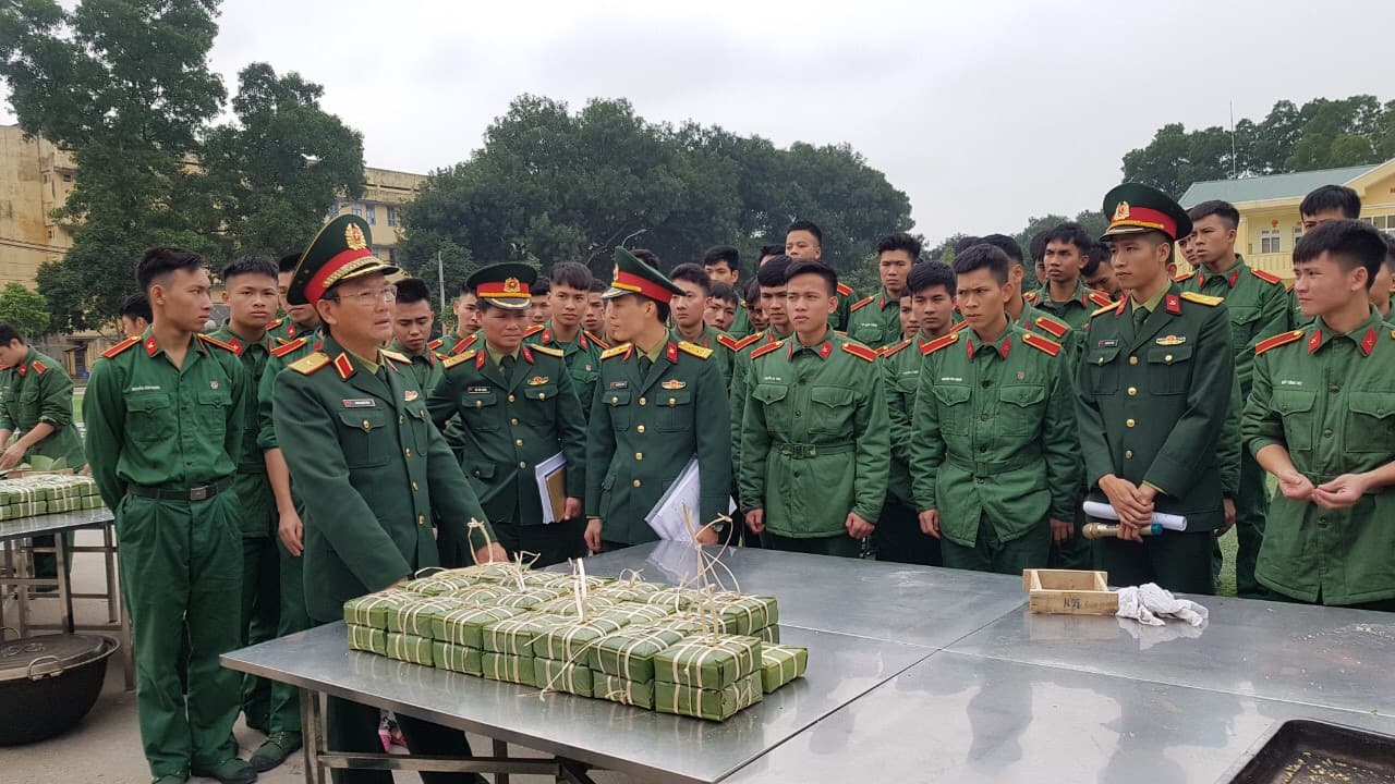 Học viện Hậu Cần tổ chức ngày Hội gói bánh chưng