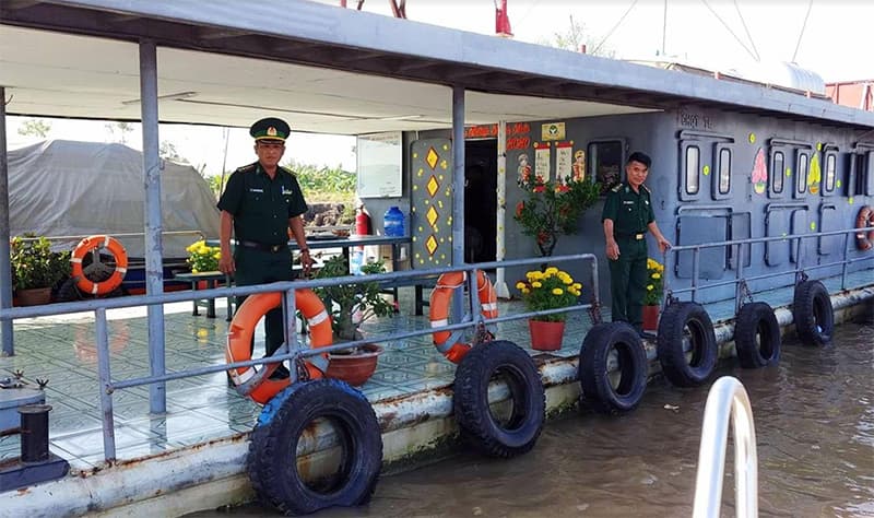 Canh trực ngày xuân