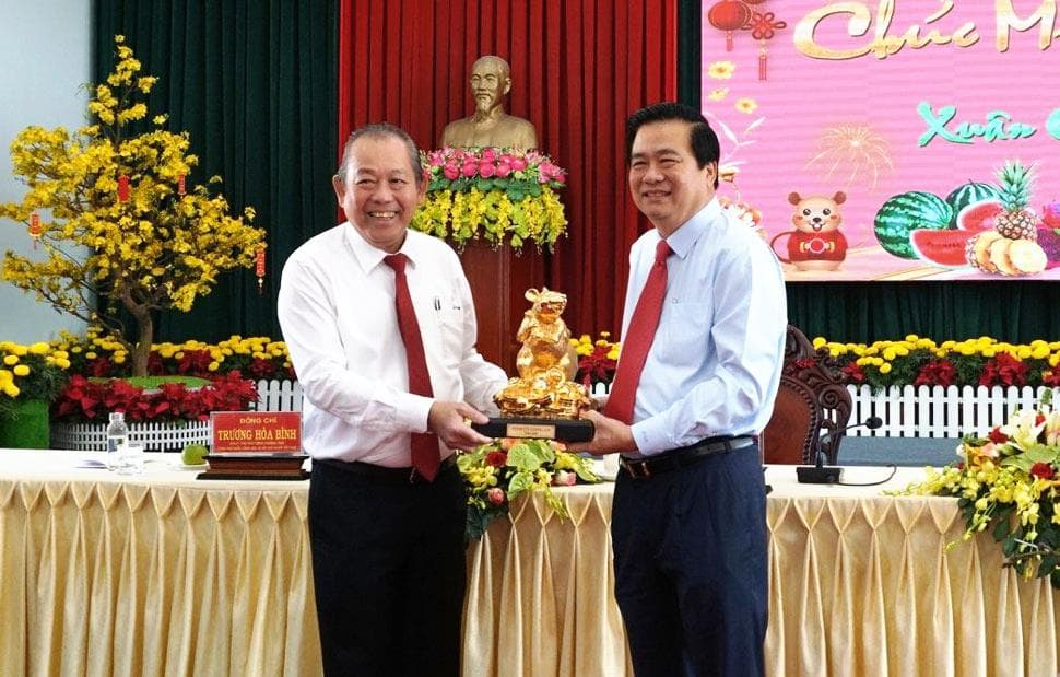 Long An cần quan tâm cải cách hành chính, xây dựng ý thức phục vụ nhân dân