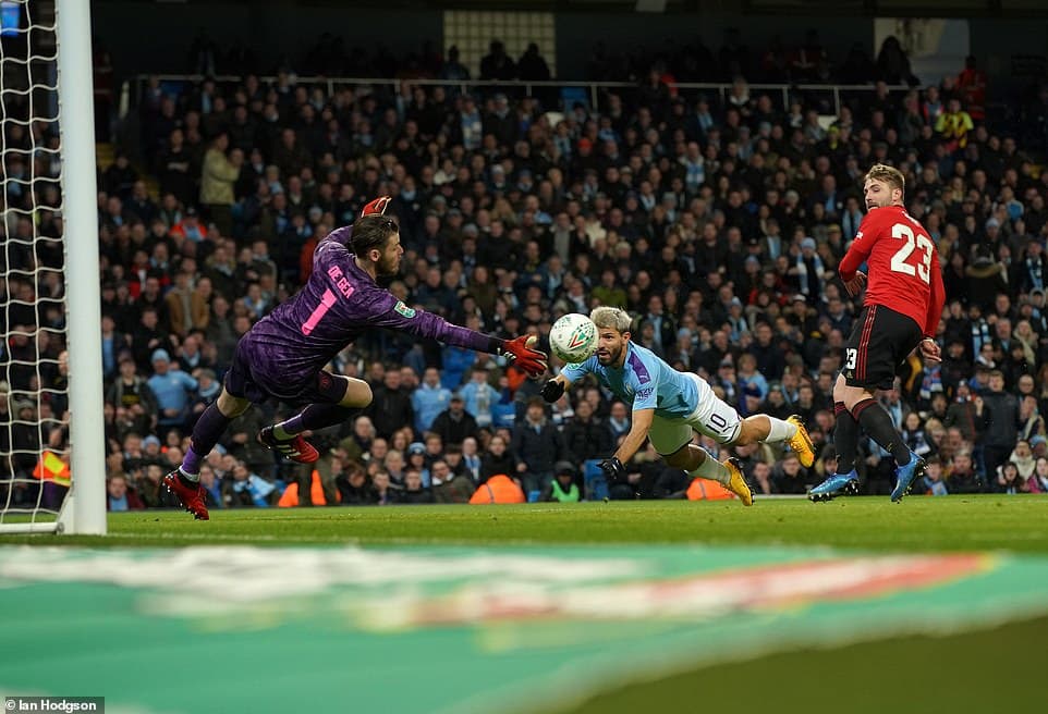 Man City lọt vào chung kết cúp Liên đoàn Anh