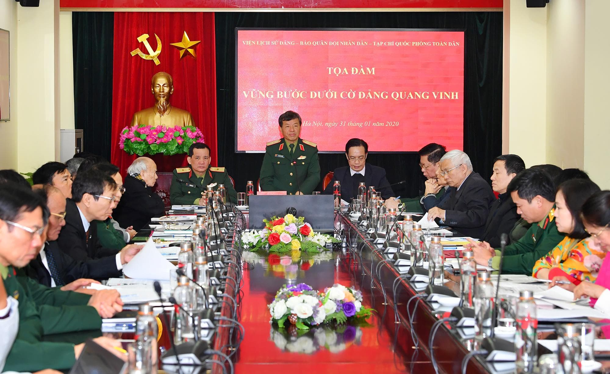 Tọa đàm “Vững bước dưới cờ Đảng quang vinh”: Khẳng định và làm sâu sắc sứ mệnh lịch sử của Đảng