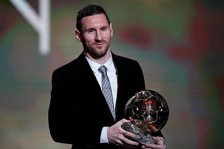 Vì sao đám đông thích bỏ phiếu cho L.Messi?