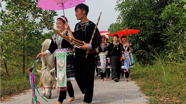 Hơn 100 đồng bào các dân tộc tham gia chương trình “Sắc xuân trên mọi miền Tổ quốc”