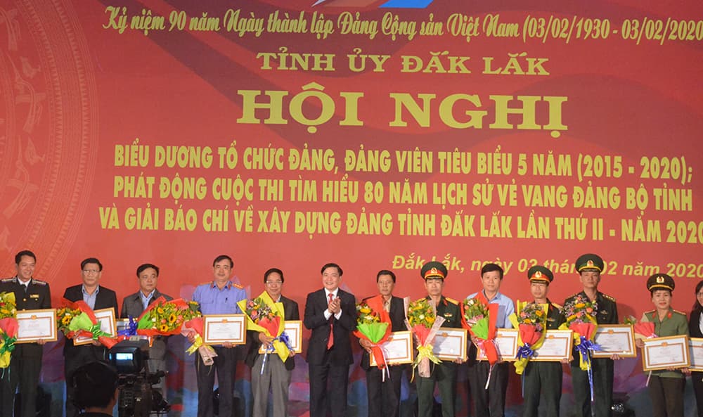 Đắk Lắk biểu dương 52 tổ chức Đảng và đảng viên tiêu biểu 5 năm