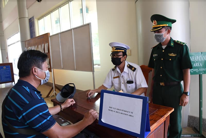 Đồn Biên phòng Cửa khẩu quốc tế Hoa Lư chủ động chống dịch nCoV