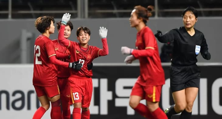 Biểu dương đội tuyển bóng đá nữ Việt Nam giành vé vào vòng play-off vòng loại Olympic Tokyo 2020